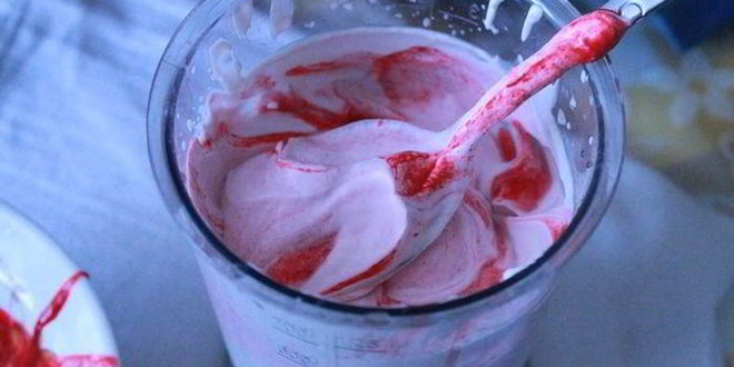 Рецепт орехового торта-безе с малиновым кремом