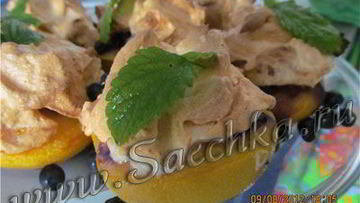 Рецепт Персиков с черникой и безе