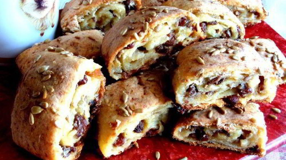 Как приготовить творожный рулет с безейной прослойкой