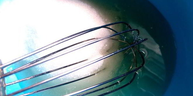 Рецепт творожного рулета с безейной прослойкой