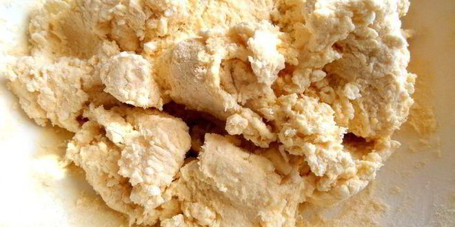 Рецепт творожного рулета с безейной прослойкой