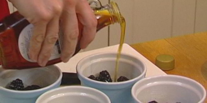 Рецепт ежевичных пудингов с имбирем