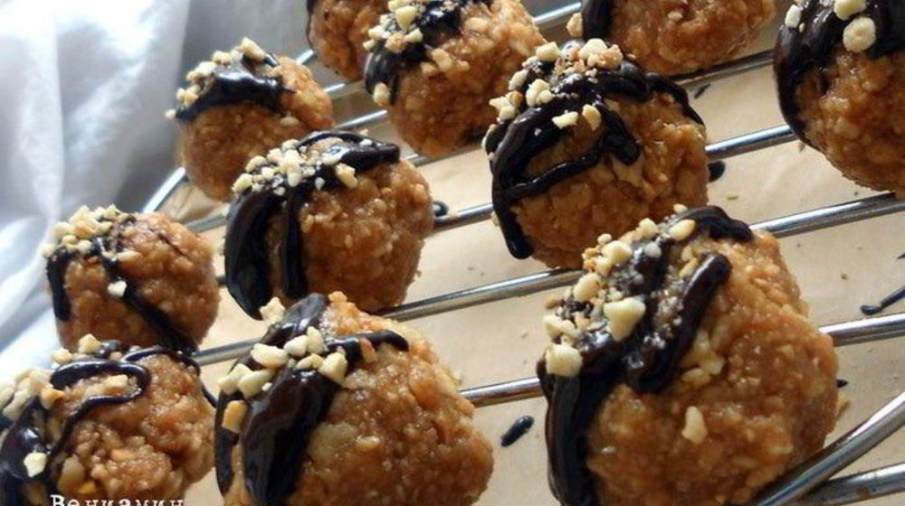 Как приготовить конфеты с халвой и кленовым сиропом