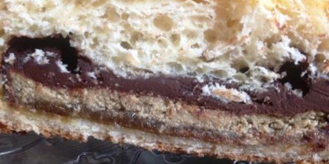 Рецепт косы с целой плиткой шоколада, халвой и бананом