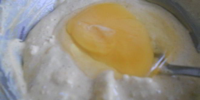 Рецепт творожного рулета с халвой