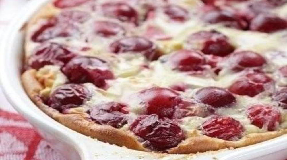 Как приготовить клафути с вишней в сахарной пудре