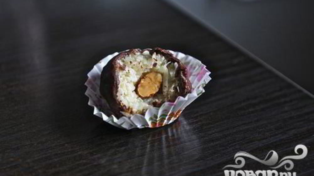 Как приготовить кокосовые конфеты с миндалем и шоколадом