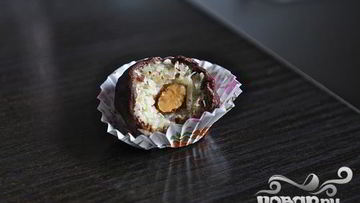 Рецепт Кокосовых конфет с миндалем и шоколадом