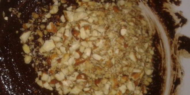 Рецепт конфеткивесельчаков-толстячков с шоколадом и миндалем без выпечки