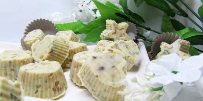 Рецепт конфет из белого шоколада с орешками и цукатами