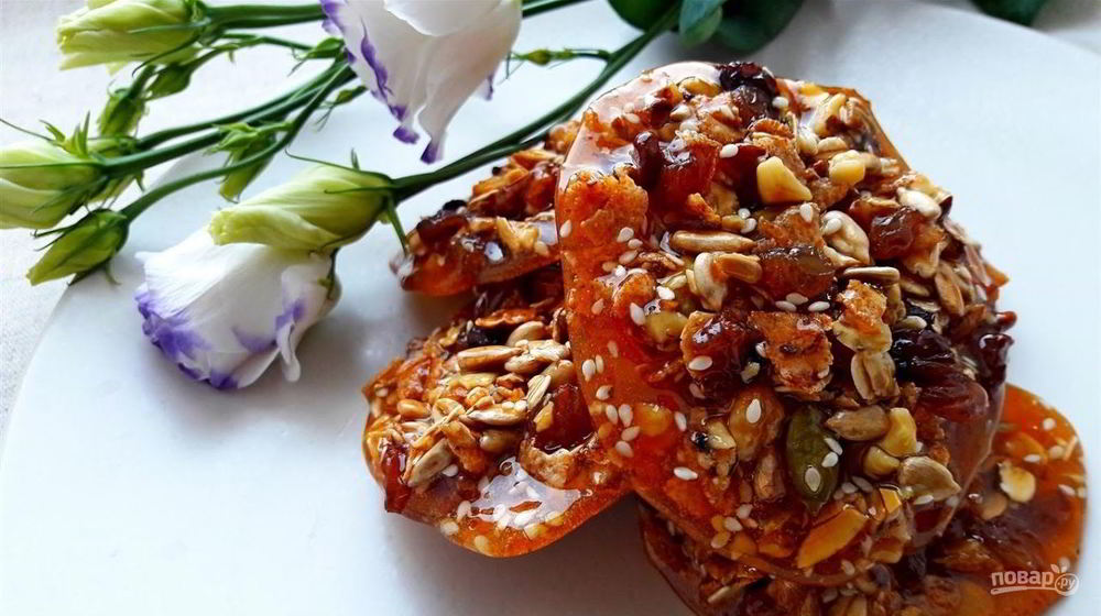 Как приготовить конфеты с орехами, кунжутом, семечками и медом