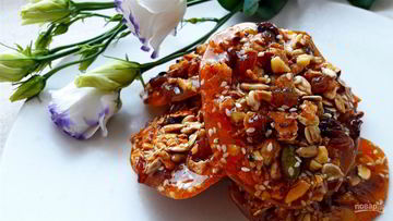 Рецепт Конфет с орехами, кунжутом, семечками и медом