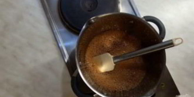 Рецепт конфет с орехами, кунжутом, семечками и медом