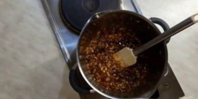 Рецепт конфет с орехами, кунжутом, семечками и медом