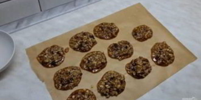 Рецепт конфет с орехами, кунжутом, семечками и медом