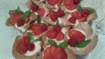 Рецепт Корзиночек из слоеного теста и кремом из манго