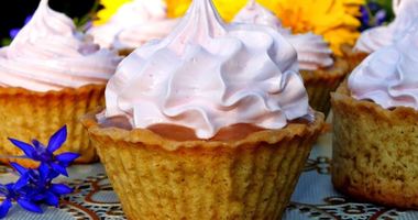 Рецепт Корзиночек с яблочным пюре и белковым кремом