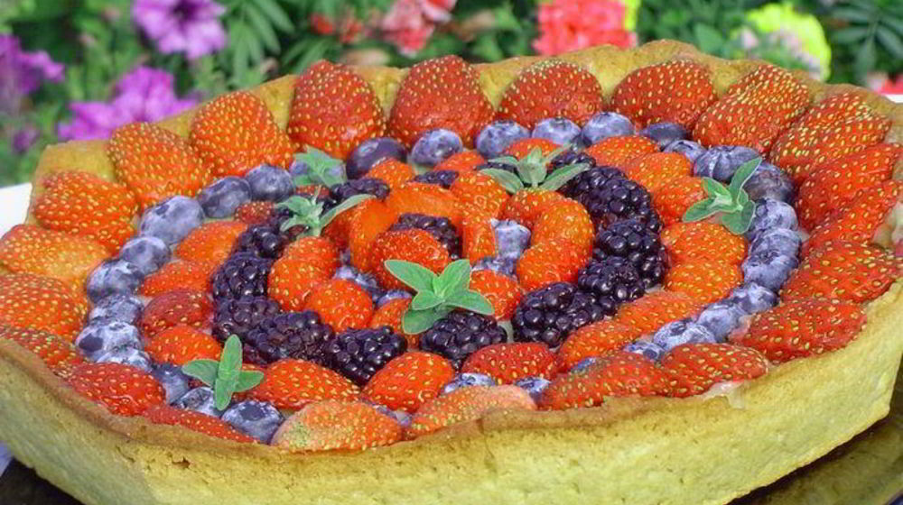 Как приготовить кростату с ягодами и заварным кремом