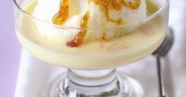 Рецепт Меренг с нежным кремом и карамелью