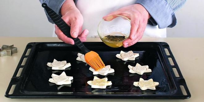 Рецепт слоеных корзиночек с клубникой и кремом шантильи