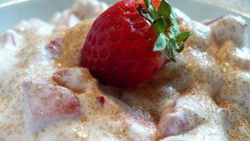 Рецепт Творожного крема с клубникой и корицей