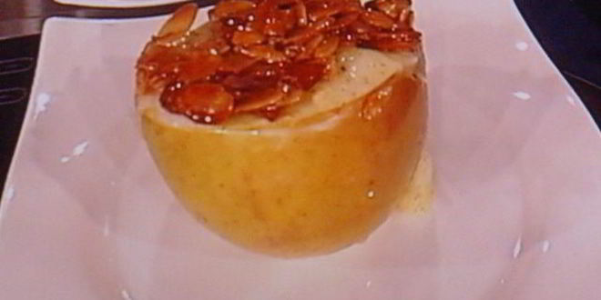 Рецепт заварного крема-пудинга, запеченного в яблоке, под миндальной корочкой