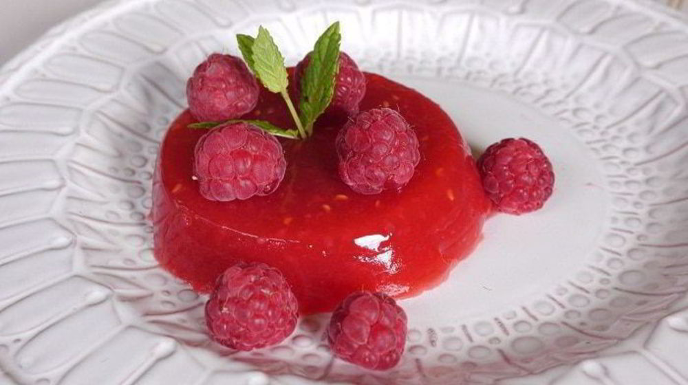 Как приготовить малиновое желе с пузырьками