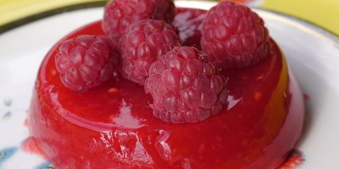 Рецепт малинового желе с пузырьками