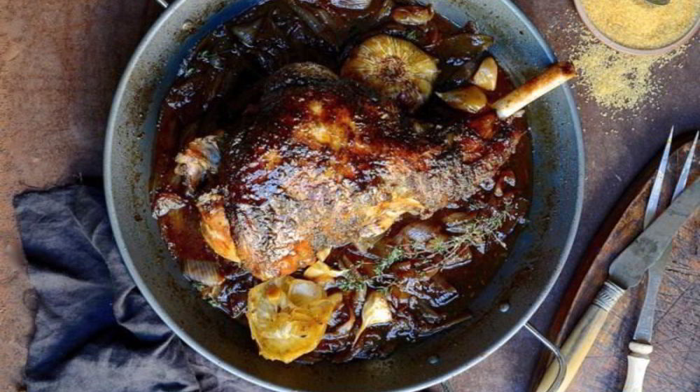 Как приготовить баранью ногу в нежном луковом мармеладе