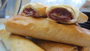 Рецепт Рулетиков из теста фило с мармеладом