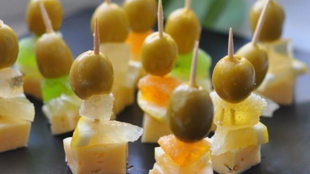Как приготовить закуску на шпажках с мармеладом