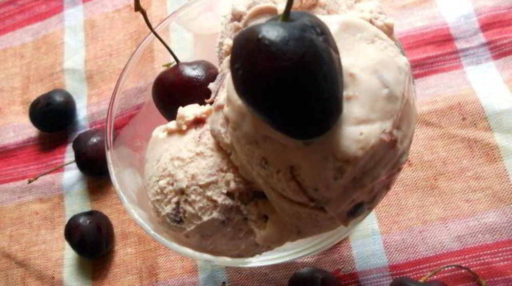Как приготовить черешневое мороженое с маскарпоне