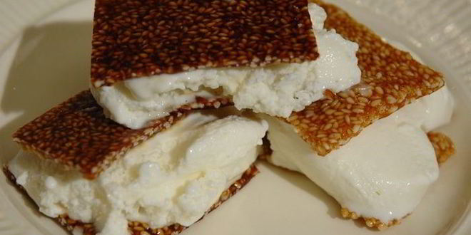 Рецепт йогуртового мороженого с козинаками