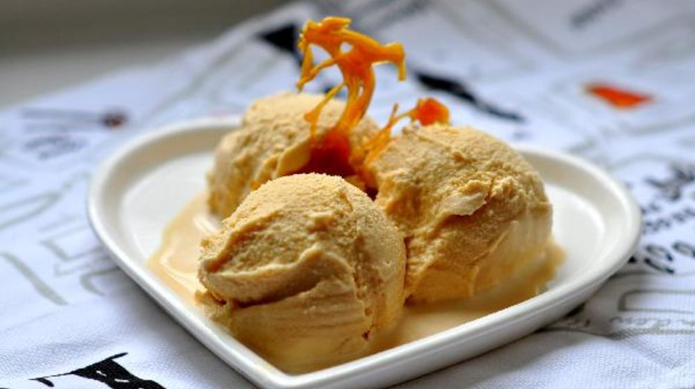 Как приготовить карамельное мороженое