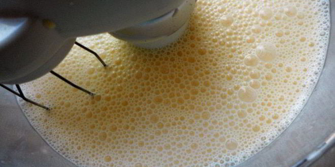 Рецепт медового мороженого с фундуком