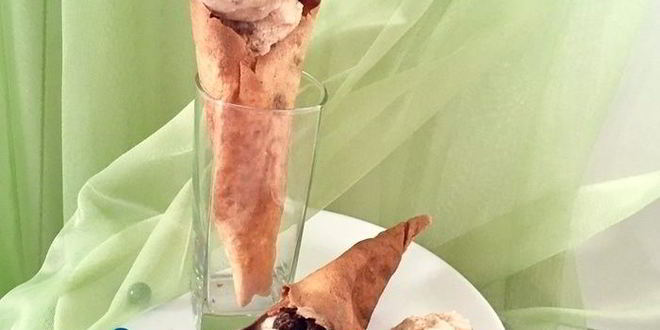 Рецепт мороженого с шоколадным пралине в блинных рожках