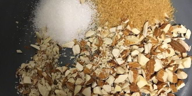 Рецепт мороженого с шоколадным пралине в блинных рожках