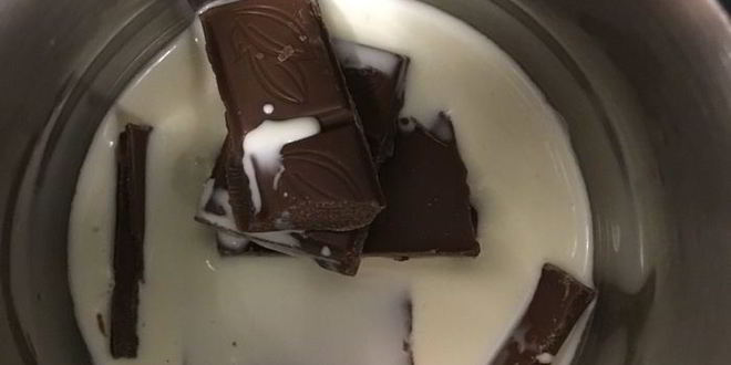 Рецепт мороженого с шоколадным пралине в блинных рожках