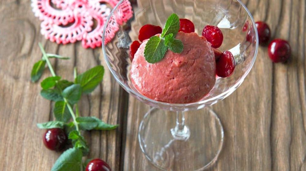 Как приготовить мороженое вишенка