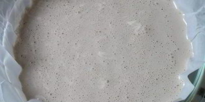 Рецепт торта-мороженого с безе и красными ягодами