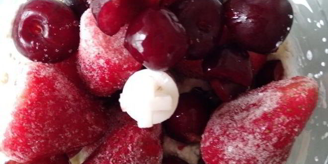 Рецепт ягодного мороженого с мятой