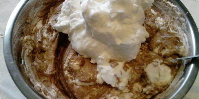 Рецепт безе с шоколадным муссом и фруктами