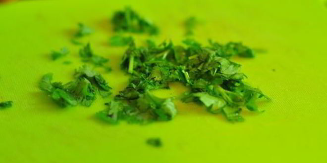 Рецепт клубничного мусса с кинзой