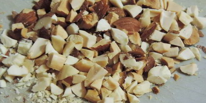 Рецепт клюквенного торта-мусса с миндальным пралине праздничный