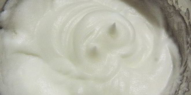 Рецепт клюквенного торта-мусса с миндальным пралине праздничный