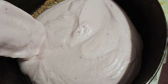 Рецепт клюквенного торта-мусса с миндальным пралине праздничный