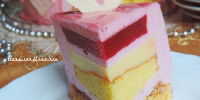 Рецепт клюквенного торта-мусса с миндальным пралине праздничный