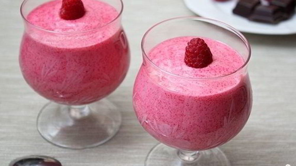 Как приготовить мусс из малины с манкой