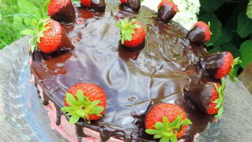 Рецепт Торта-мусса Клубника в шоколаде