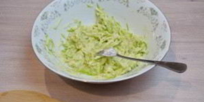 Рецепт кабачкового суфле с индейкой под грибным соусом